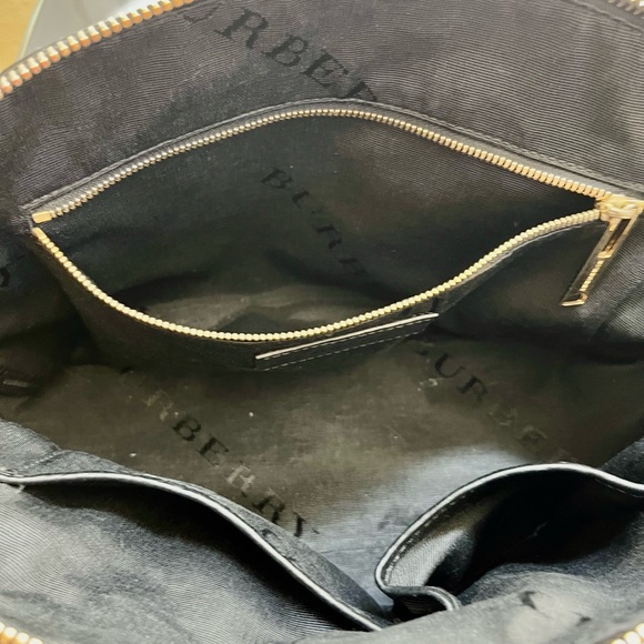 Two handles medium clutch Burburry bag almost new - Picture 4 of 12